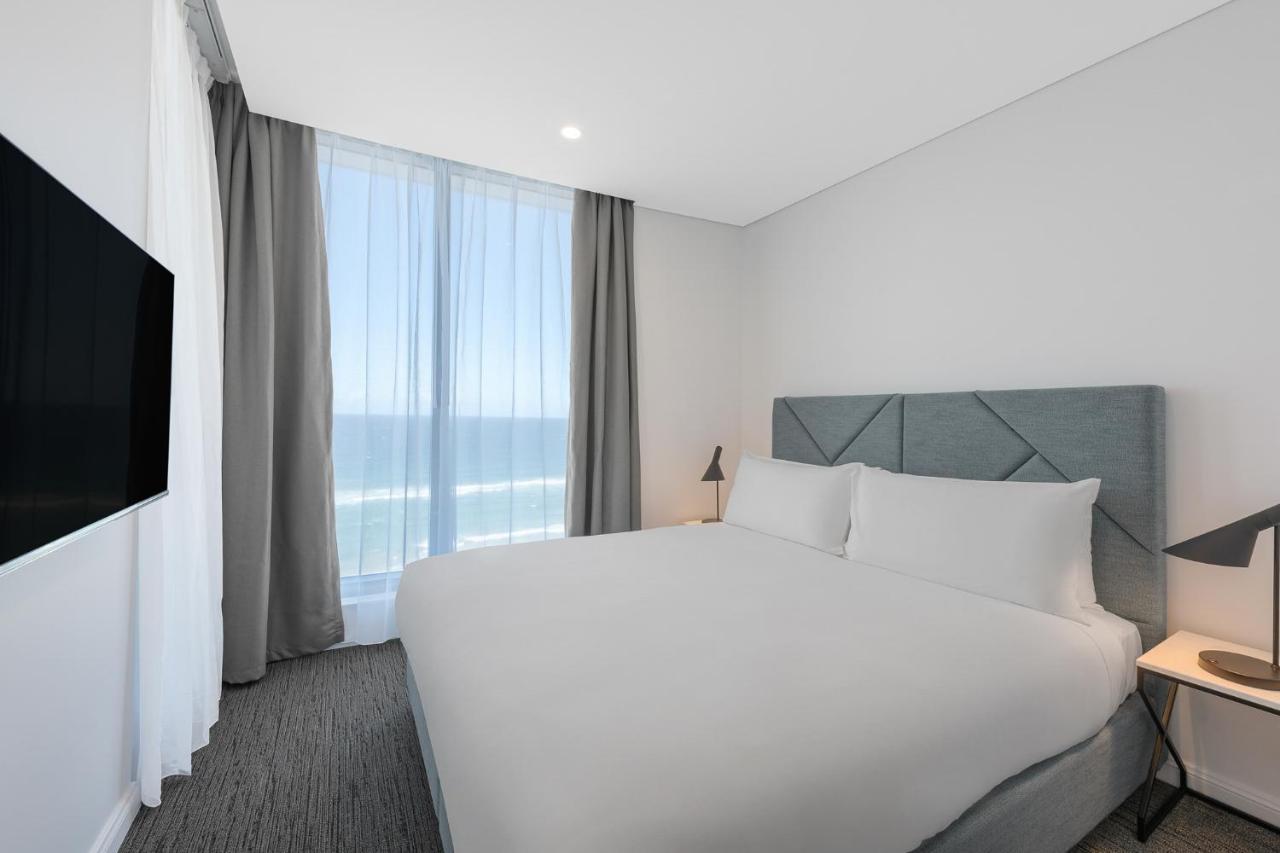 غولد كوست Meriton Suites Surfers Paradise المظهر الخارجي الصورة A room at the hotel