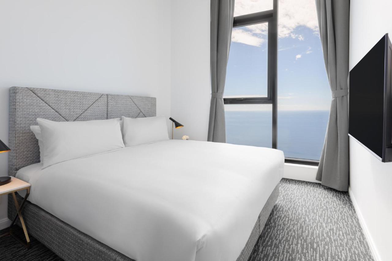 غولد كوست Meriton Suites Surfers Paradise المظهر الخارجي الصورة A bedroom at the hotel