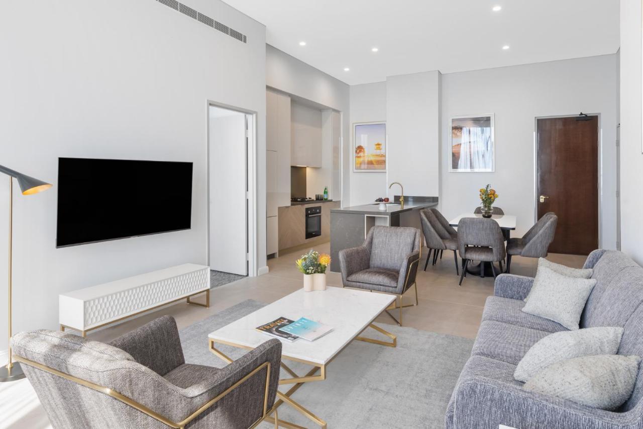 غولد كوست Meriton Suites Surfers Paradise المظهر الخارجي الصورة A living room in a modern apartment